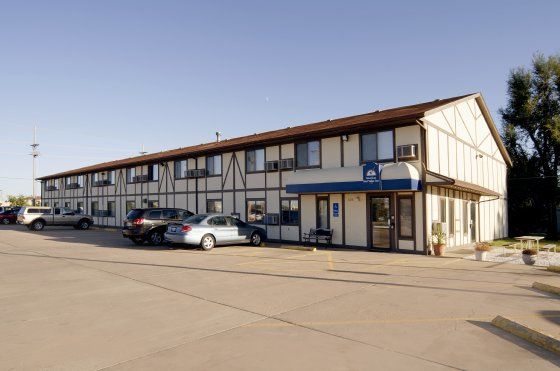 Baymont By Wyndham Hutchinson Hotel Exterior photo